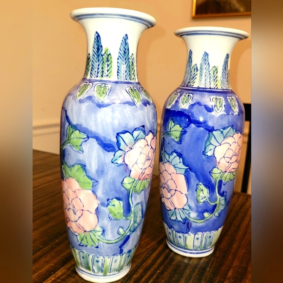 Pair Of Hand Painted Glazed Ceramic Porcelain Floral Pattern Chinese Vases - Picture 2 of 6